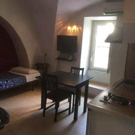 Apartment Normanno Palace Historical Center