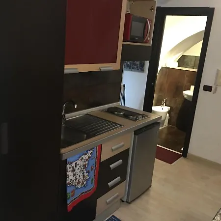 Normanno Palace Historical Center Apartment *