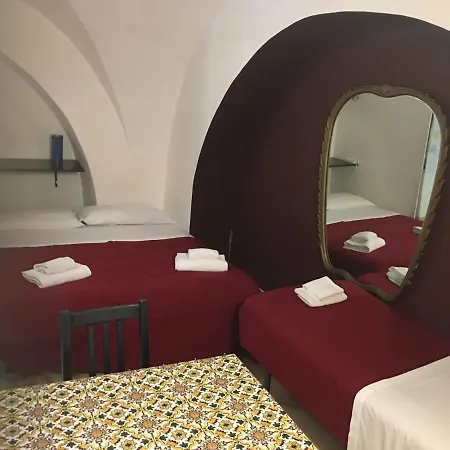 Normanno Palace Historical Center Apartment
